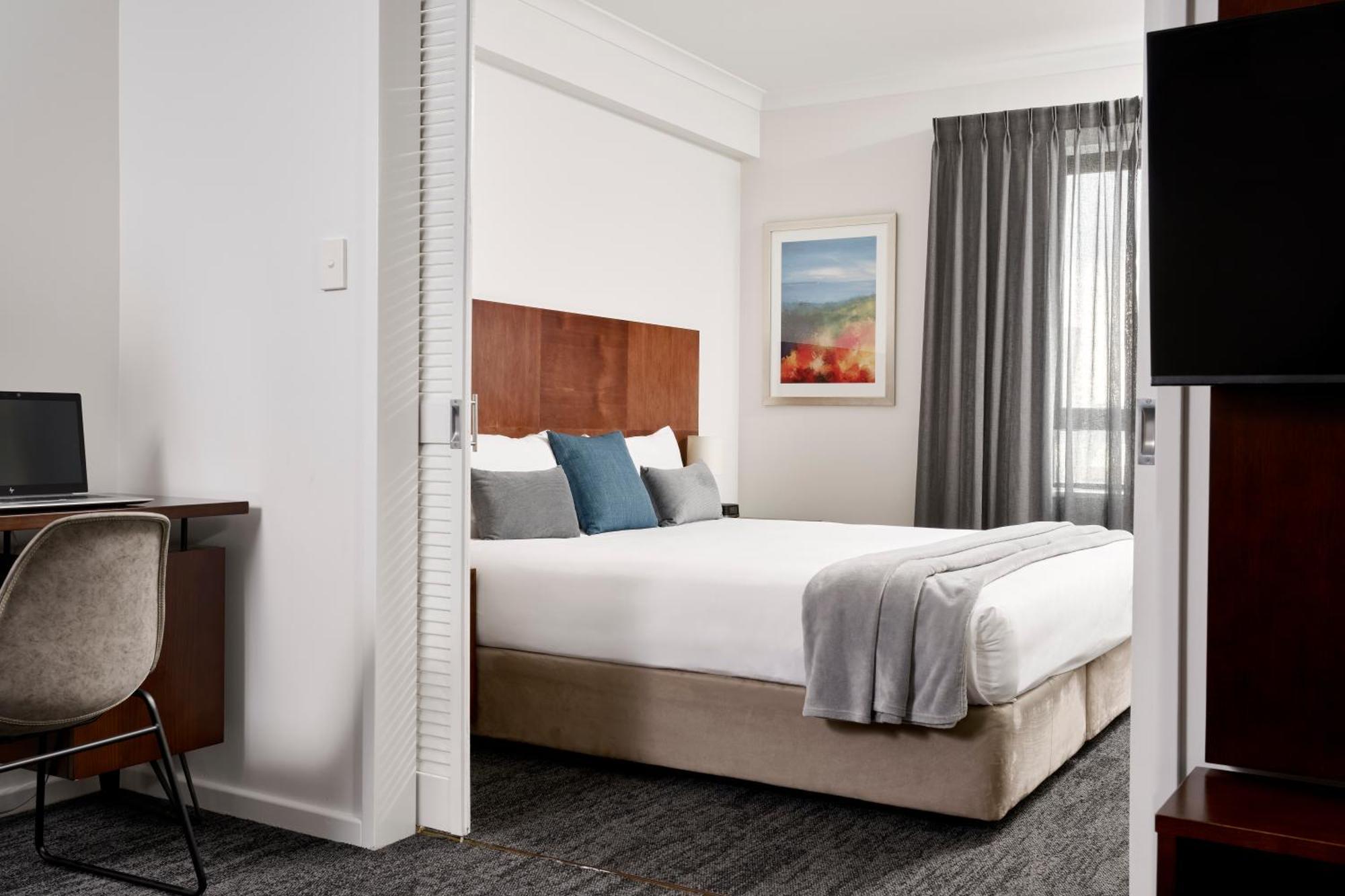 Quest West End Aparthotel Perth Exterior photo